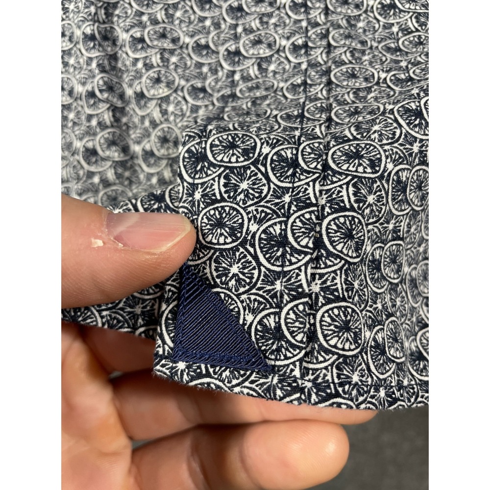 UNTUCKit Tavira Slim Fit Shirt Mens Large Blue White Geometric Medallion 40564 - Picture 4 of 10